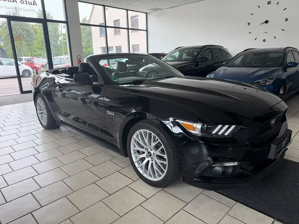 Gebraucht Ford Mustang GT Convertible 421 PS (309 kW) 2016 Schwarz Cabrio