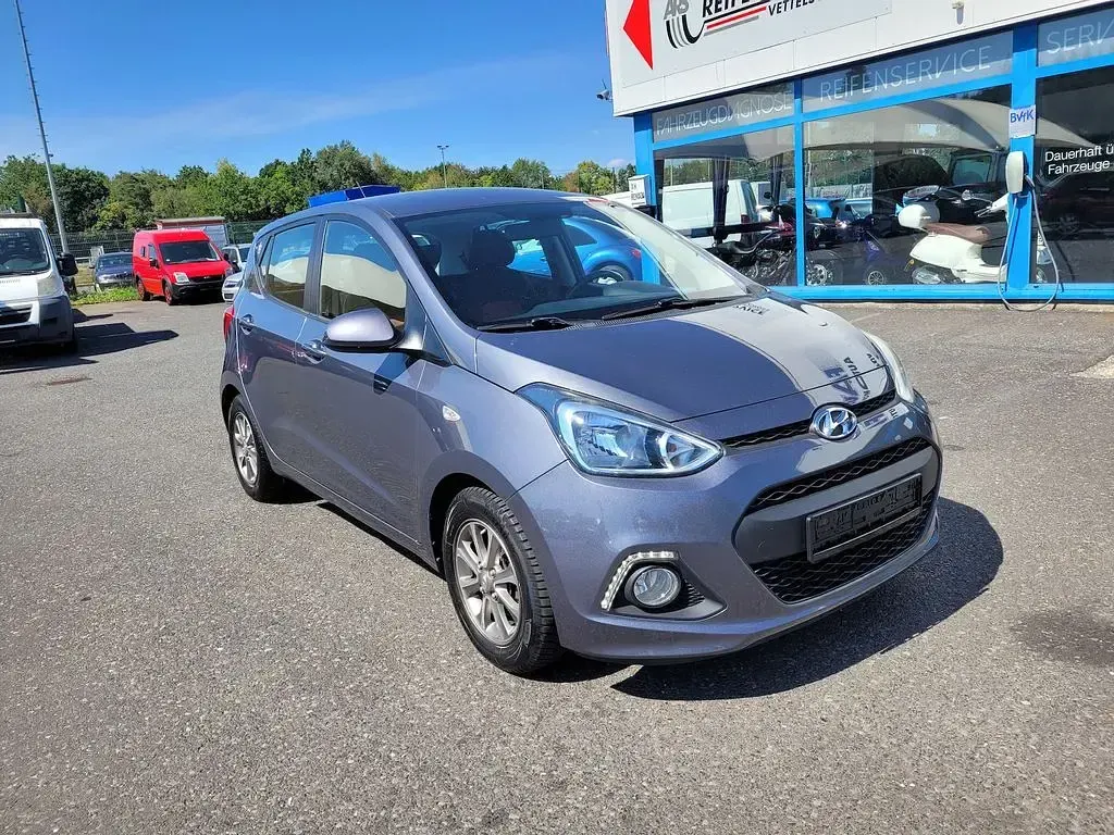 Gebraucht Hyundai i10 Edition 87 PS (63 kW) 2014 Grau Kleinwagen
