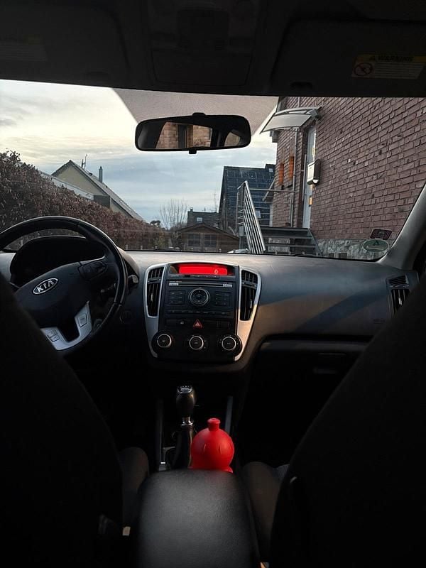 Gebraucht Kia Ceed 116 PS (85 kW) 2010 Blau Kleinwagen