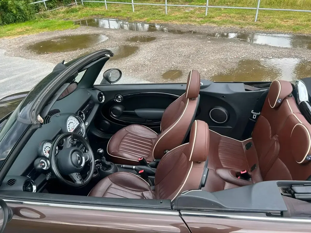 Gebraucht Mini Cooper Cabriolet 122 PS (89 kW) 2011 Braun Cabrio