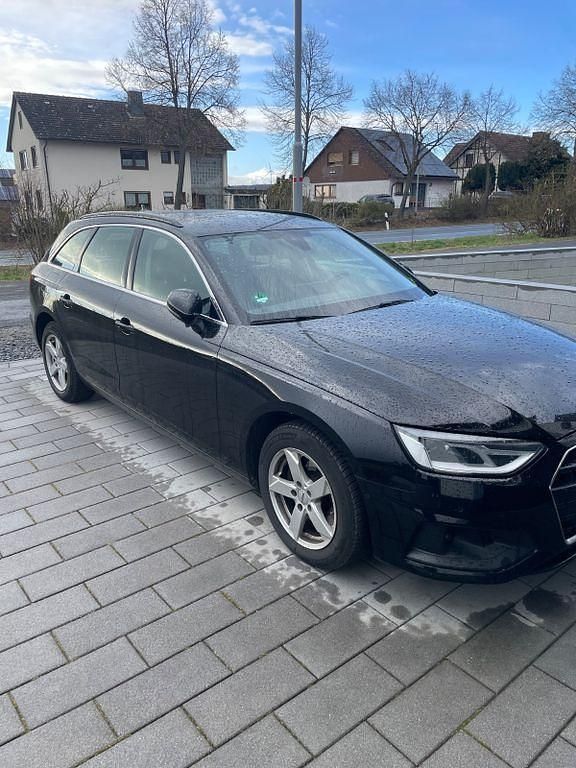 Gebraucht Audi A4 136 PS (100 kW) 2021 Schwarz Kombi