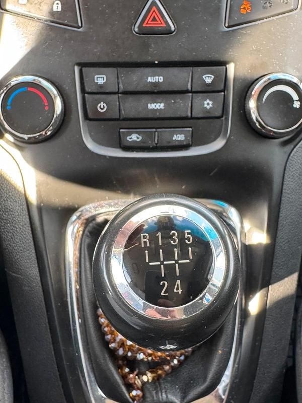 Gebraucht Chevrolet Orlando 141 PS (103 kW) 2011 Silber Van / Kleinbus