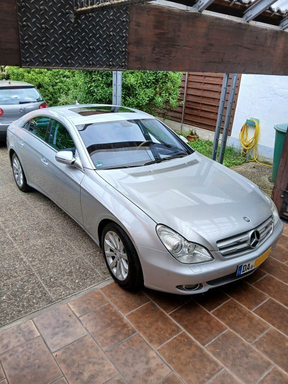 Silber Gebraucht 2010 Mercedes CLS320 Edition Coupé | 13.900 € (Fairer Preis) - Bild 1/4