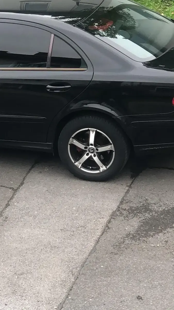 Gebraucht Mercedes E280 190 PS (139 kW) 2009 Schwarz Limousine