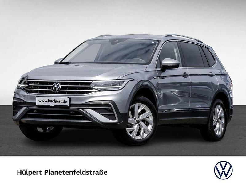 Silber Gebraucht 2024 VW Tiguan Allspace Life SUV | 30.444 € (Superpreis) - Bild 1/4