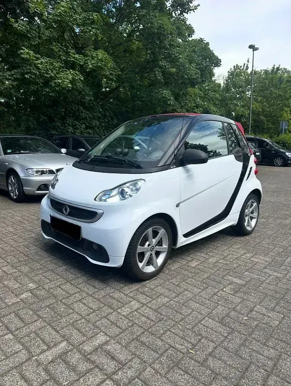Gebraucht Smart ForTwo Cabrio 71 PS (52 kW) 2012 Weiß Cabrio