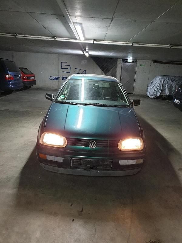 Grün Gebraucht 1997 VW Golf III Kleinwagen | 1.200 € (Guter Preis) - Bild 1/4
