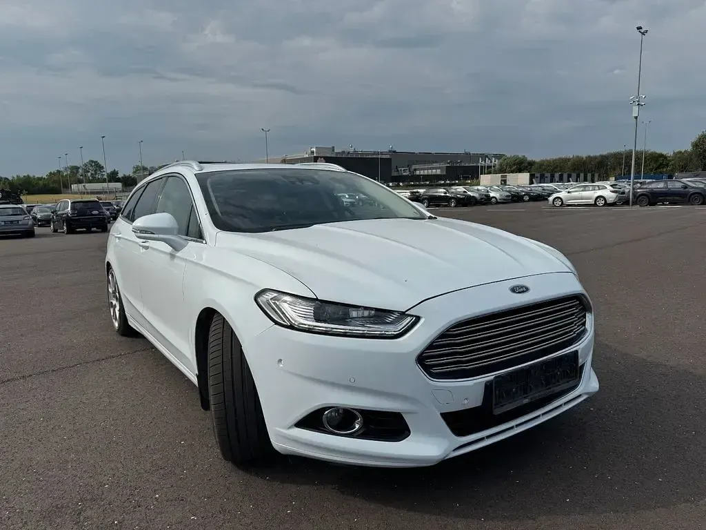 Gebraucht Ford Mondeo Titanium 241 PS (177 kW) 2016 Weiß Limousine