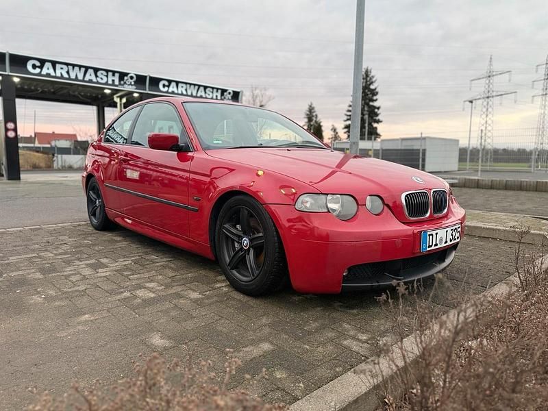 Gebraucht BMW 325 M Sport 192 PS (141 kW) 2003 Rot Coupé