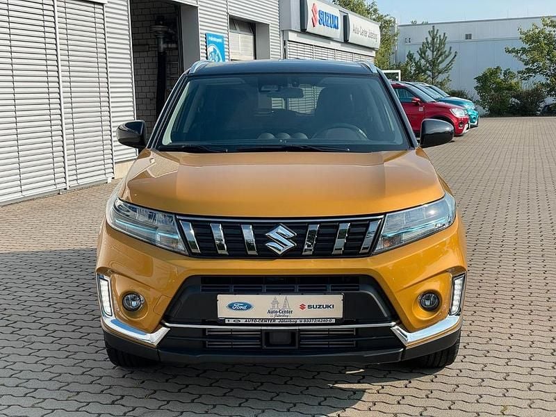 Gebraucht Suzuki Vitara Comfort 102 PS (75 kW) 2024 Gelb SUV