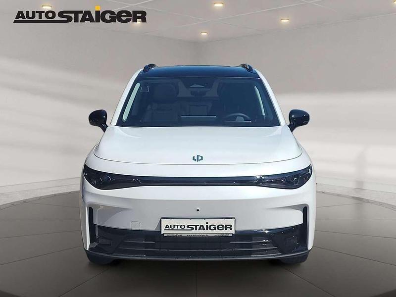 Nouă Leapmotor C10 160 kW (218 CP) 2025 Alb SUV