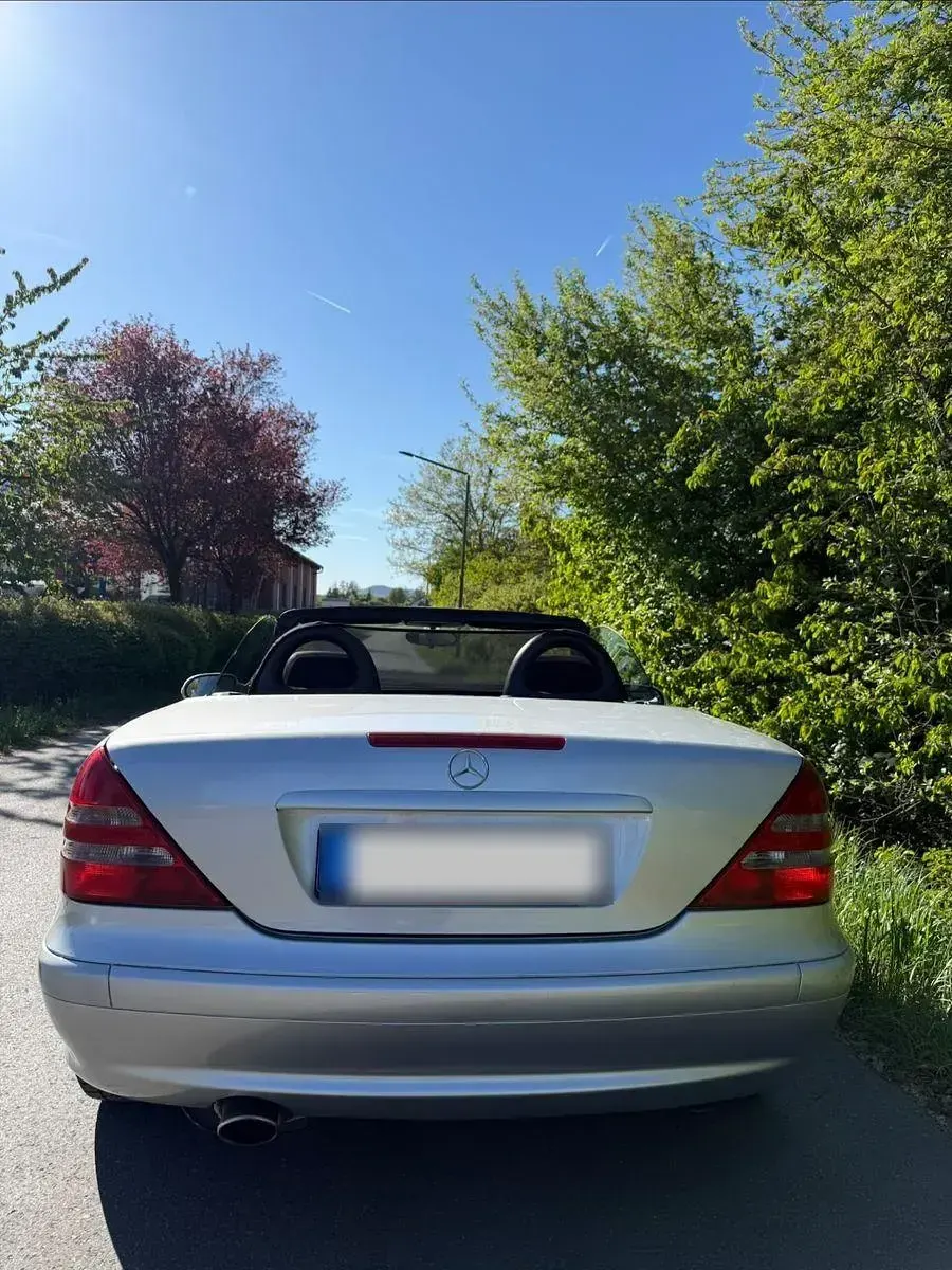 Second-hand Mercedes SLK200 163 CP (119 kW) 2001 Argintiu Cabrio