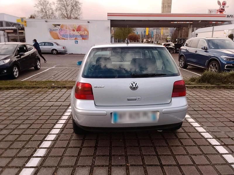 Gebraucht VW Golf IV 2001 Silber Limousine
