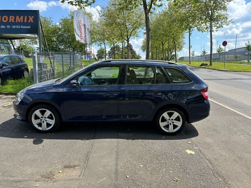 Gebraucht Skoda Fabia Style 90 PS (66 kW) 2016 Blau Kleinwagen