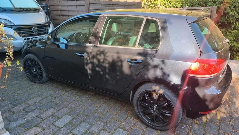 Second-hand VW Golf 160 CP (117 kW) 2010 Negru Coupe