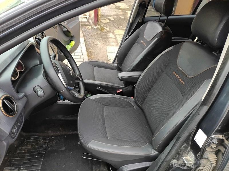 Gebraucht Dacia Logan MCV Celebration 90 PS (66 kW) 2018 Schwarz Kombi