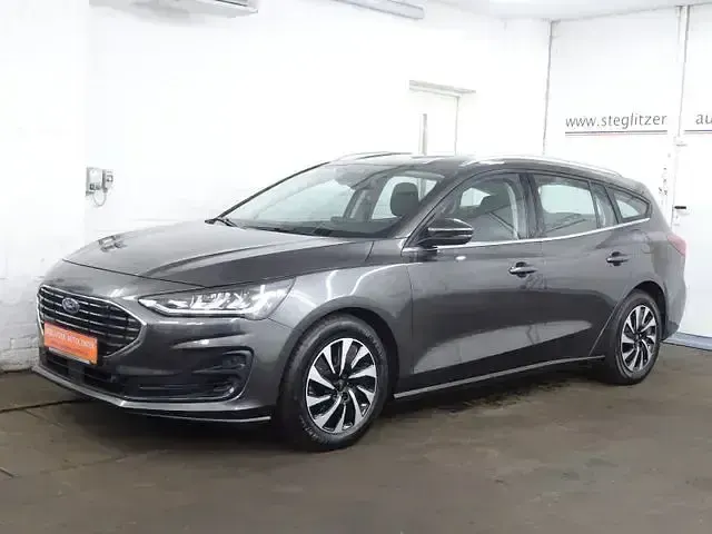 Używany Ford Focus Style 120 KM (88 kW) 2022 Szary Sedan/Limuzyna