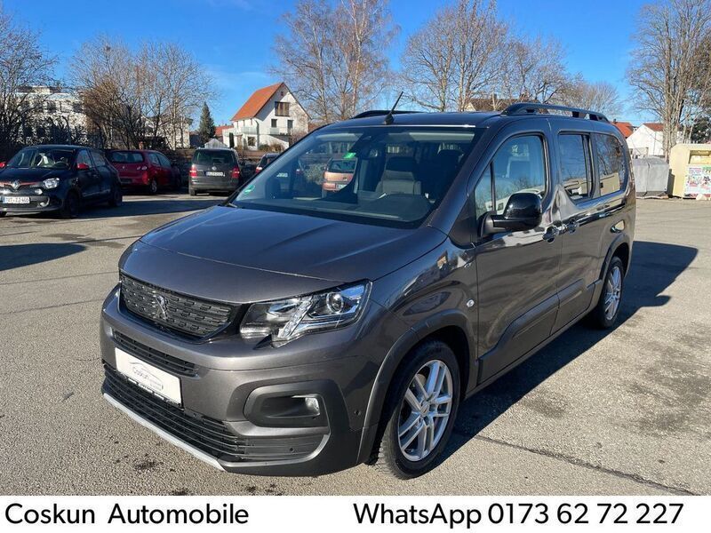 Grau Gebraucht 2023 Peugeot Rifter GT-line Van / Kleinbus | 48.990 € - Bild 1/4