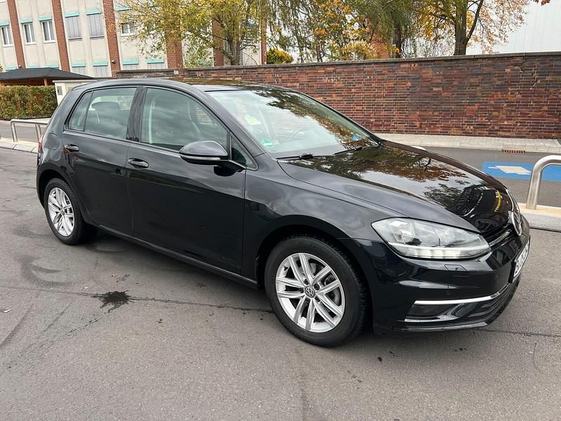 Gebraucht 2018 VW Golf VII Limousine | 14.500 € (Guter Preis) - Bild 1/4