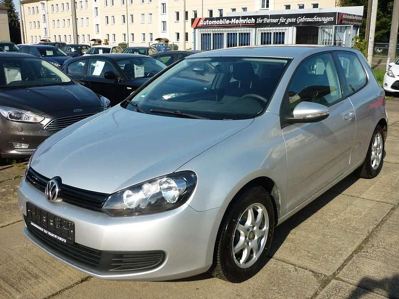Reflexsilber metallic Gebraucht 2009 VW Golf VI Trendline Kleinwagen | 3.900 € (Teuer) - Bild 1/4