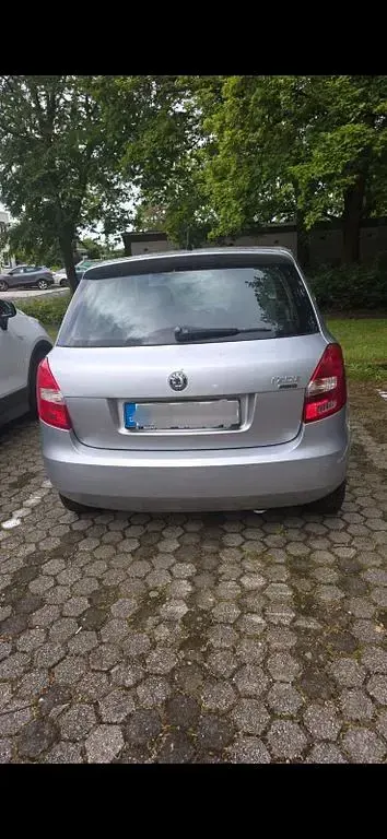 Gebraucht Skoda Fabia 60 PS (44 kW) 2009 Silber Limousine