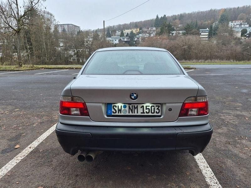 Gebraucht BMW 520 M Sport 150 PS (110 kW) 1998 Silber Limousine