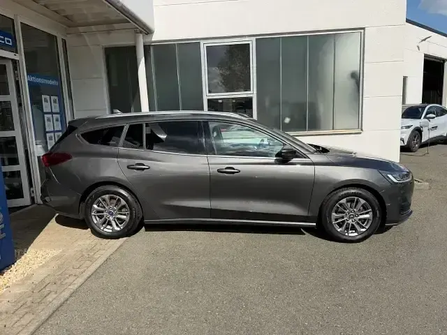 Gebraucht Ford Focus Titanium 120 PS (88 kW) 2022 Magnetic metallic (grau) Kombi