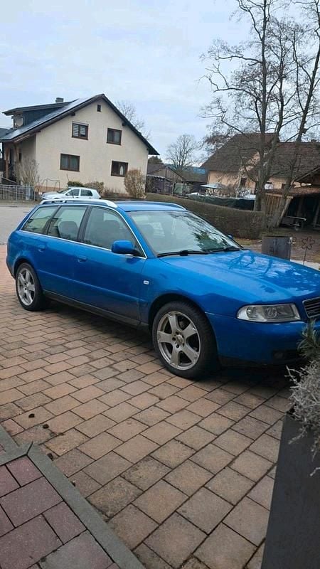 Usata Audi A4 193 CV (141 kW) 1999 Blu Station wagon