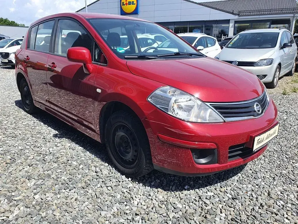 Gebraucht Nissan Tiida Visia 110 PS (80 kW) 2010 Rot Limousine