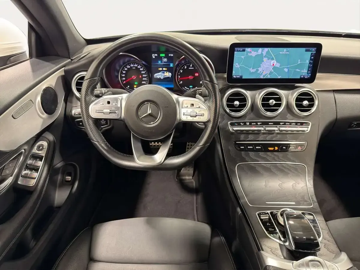 Gebraucht Mercedes 200 AMG line 197 PS (144 kW) 2019 Polarweiss  unilack Cabrio