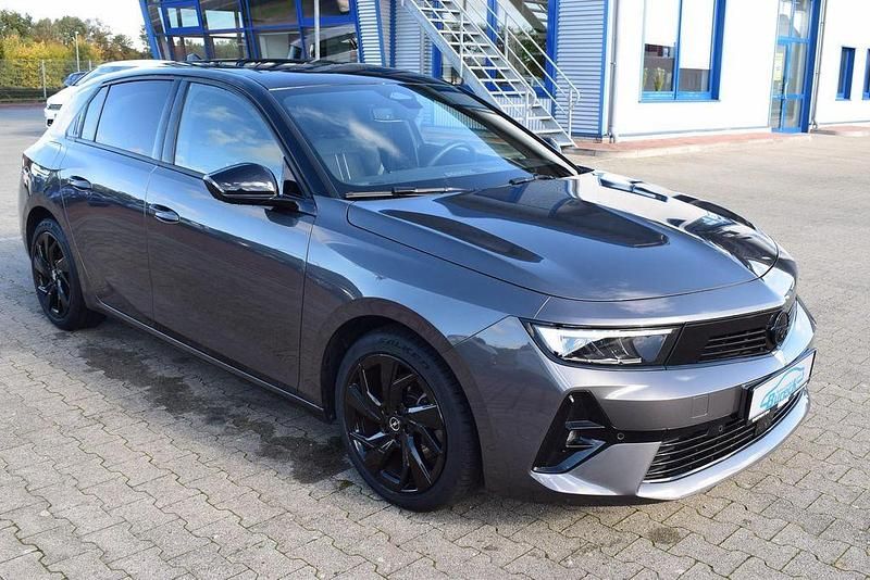Grau Gebraucht 2024 Opel Astra Limousine | 22.380 € (Guter Preis) - Bild 1/4