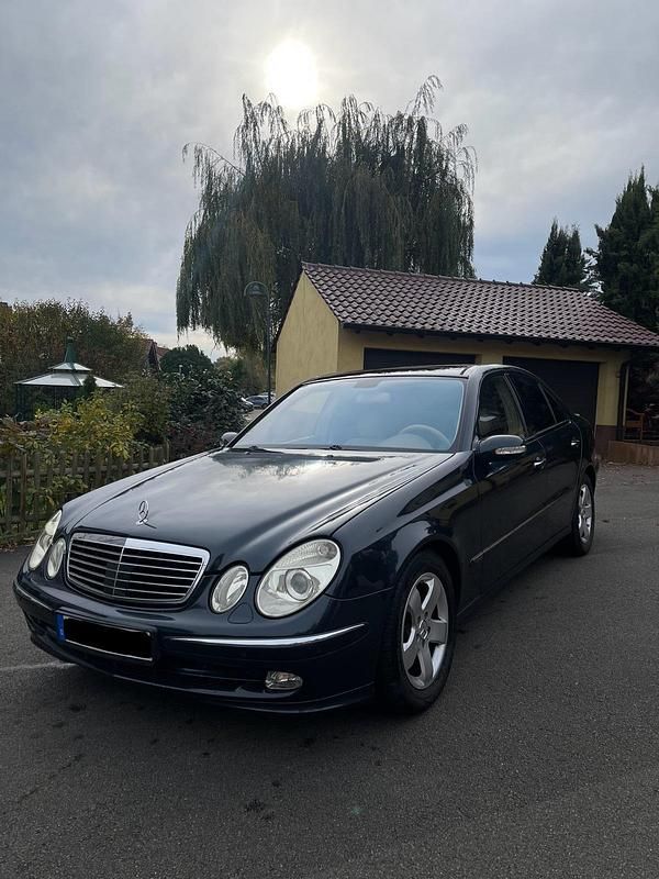 Gebraucht 2005 Mercedes E280 Limousine | 3.900 € - Bild 1/4