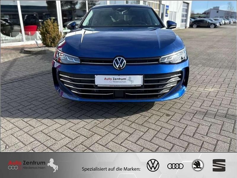 Gebraucht VW Passat Business 150 PS (110 kW) 2024 Reef blue metallic Kombi