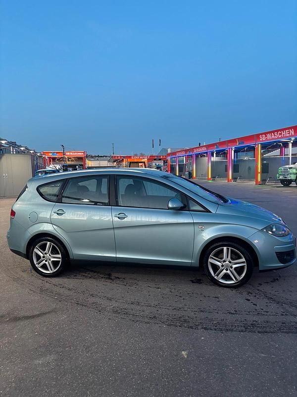 Gebraucht Seat Altea XL 102 PS (75 kW) 2009 Blau Van / Kleinbus