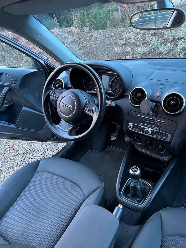 Gebraucht Audi A1 Sportback 90 PS (66 kW) 2015 Schwarz Kleinwagen