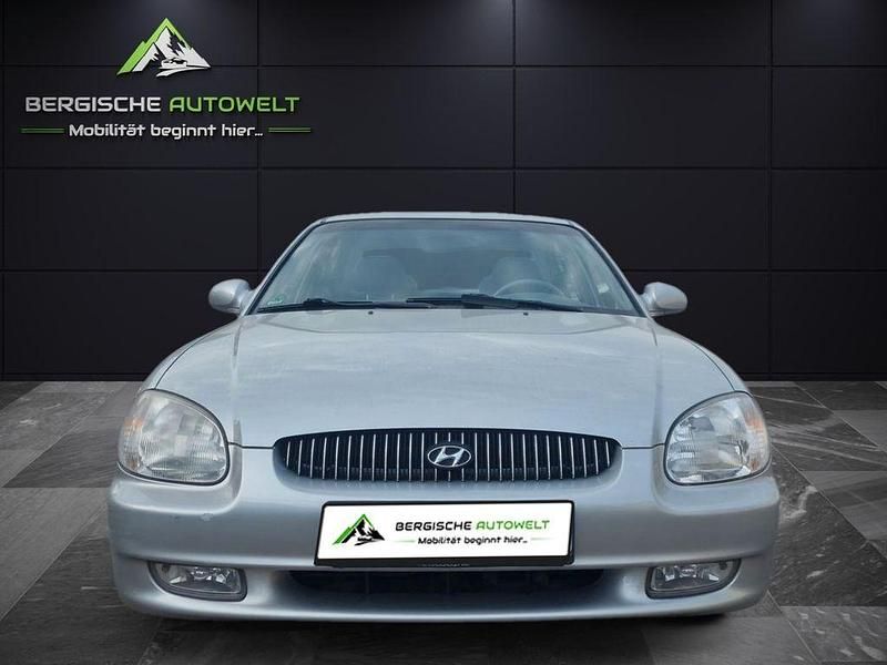 Gebraucht Hyundai Sonata 160 PS (117 kW) 2001 Silber Limousine