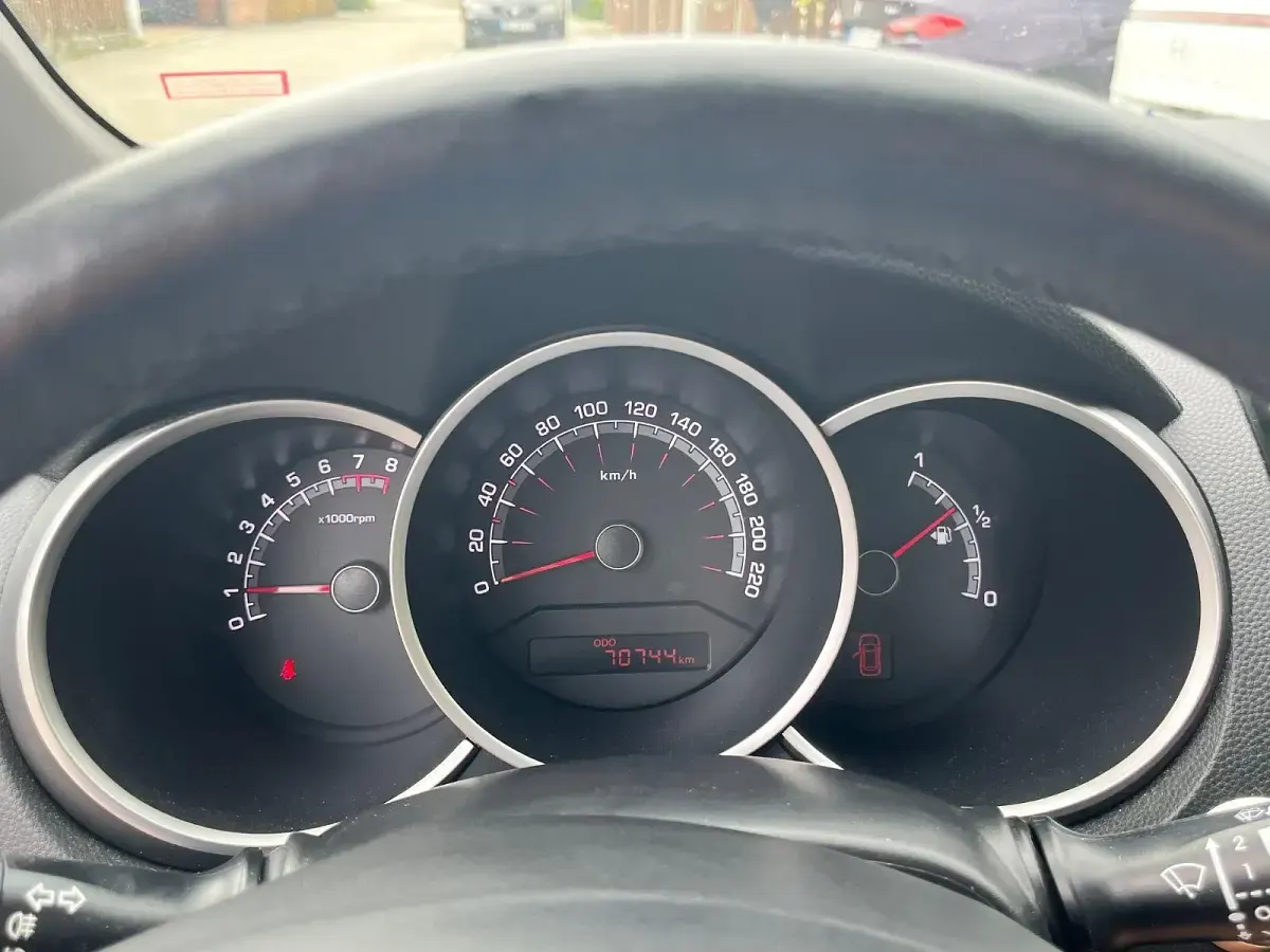 Gebraucht Kia Venga DREAM-TEAM Edition 125 PS (91 kW) 2018 Weiß Kleinwagen