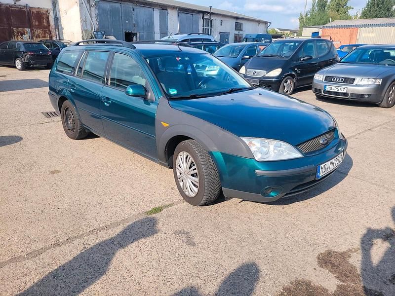 Grün Gebraucht 2001 Ford Mondeo Kombi | 1.650 € (Fairer Preis) - Bild 1/4