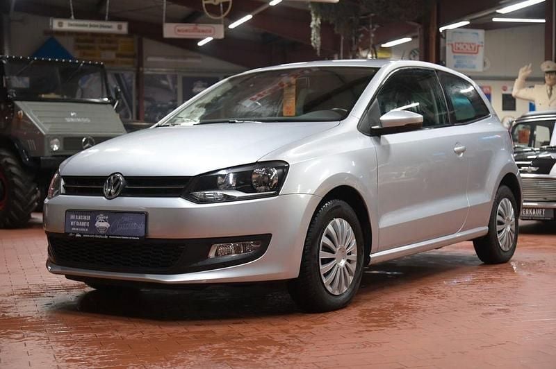 Silber Gebraucht 2011 VW Polo Team Kleinwagen | 4.990 € (Fairer Preis) - Bild 1/4