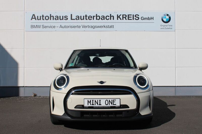 Second-hand Mini ONE Classic 102 CP (75 kW) 2021 Alb Hatchback