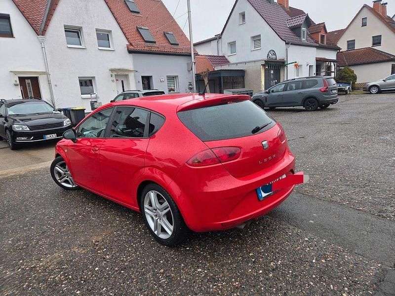 Gebraucht Seat Leon 125 PS (91 kW) 2009 Rot Kleinwagen
