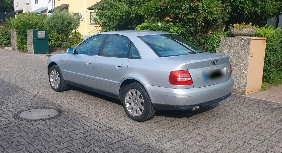 Gebraucht Audi A4 165 PS (121 kW) 2000 Silber Limousine