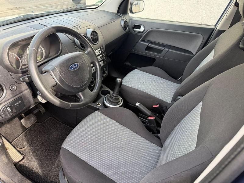 Gebraucht Ford Fusion 80 PS (58 kW) 2005 Blau Kleinwagen