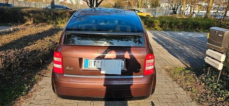 Gebraucht Audi A2 75 PS (55 kW) 2002 Rot Kleinwagen