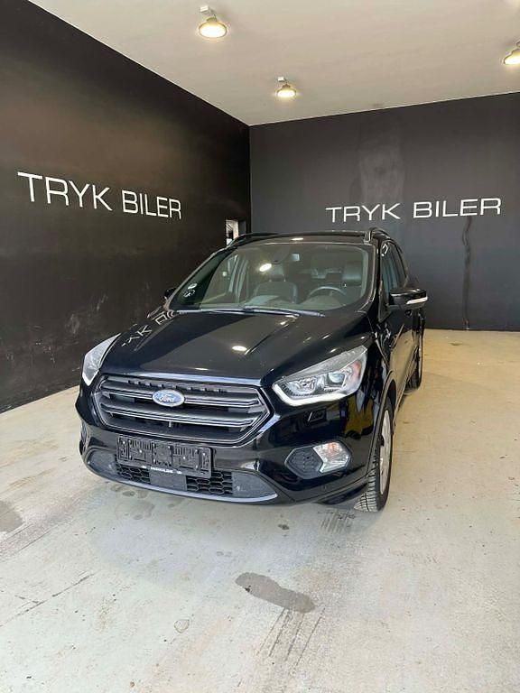 Gebraucht Ford Kuga ST-Line 150 PS (110 kW) 2017 Schwarz SUV