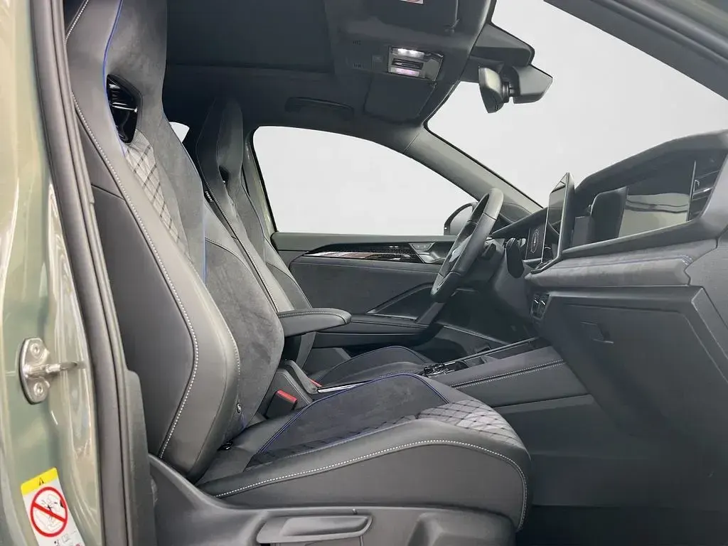 Gebraucht VW Tayron IQ Drive 193 PS (141 kW) 2026 Cipressinogrün metallic (metallic) SUV