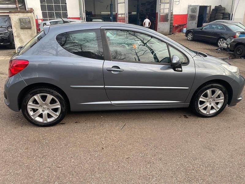 Gebraucht Peugeot 207 119 PS (87 kW) 2008 Grau Kleinwagen