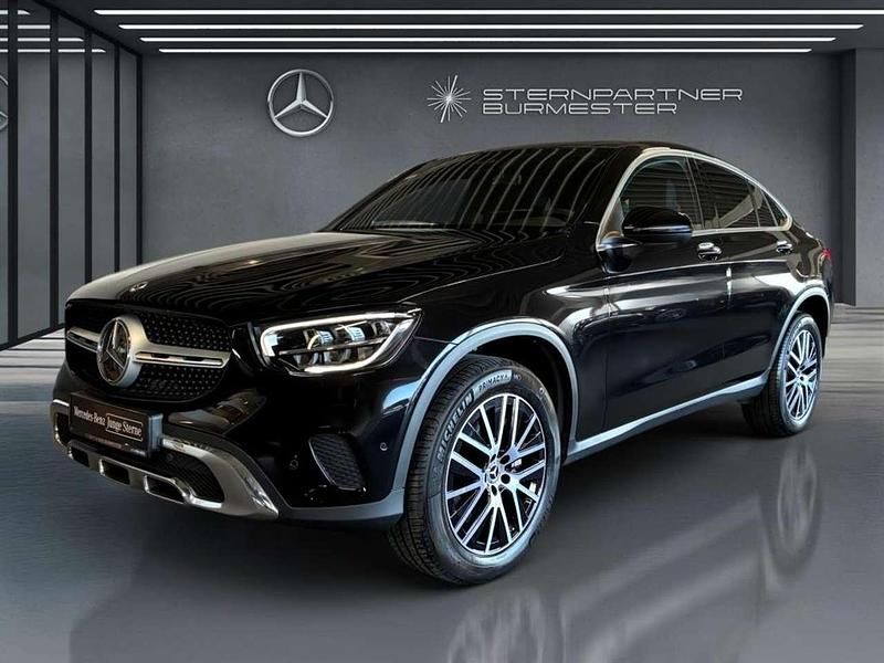 Gebraucht Mercedes GLC300e 211 PS (155 kW) 2022 Schwarz Limousine