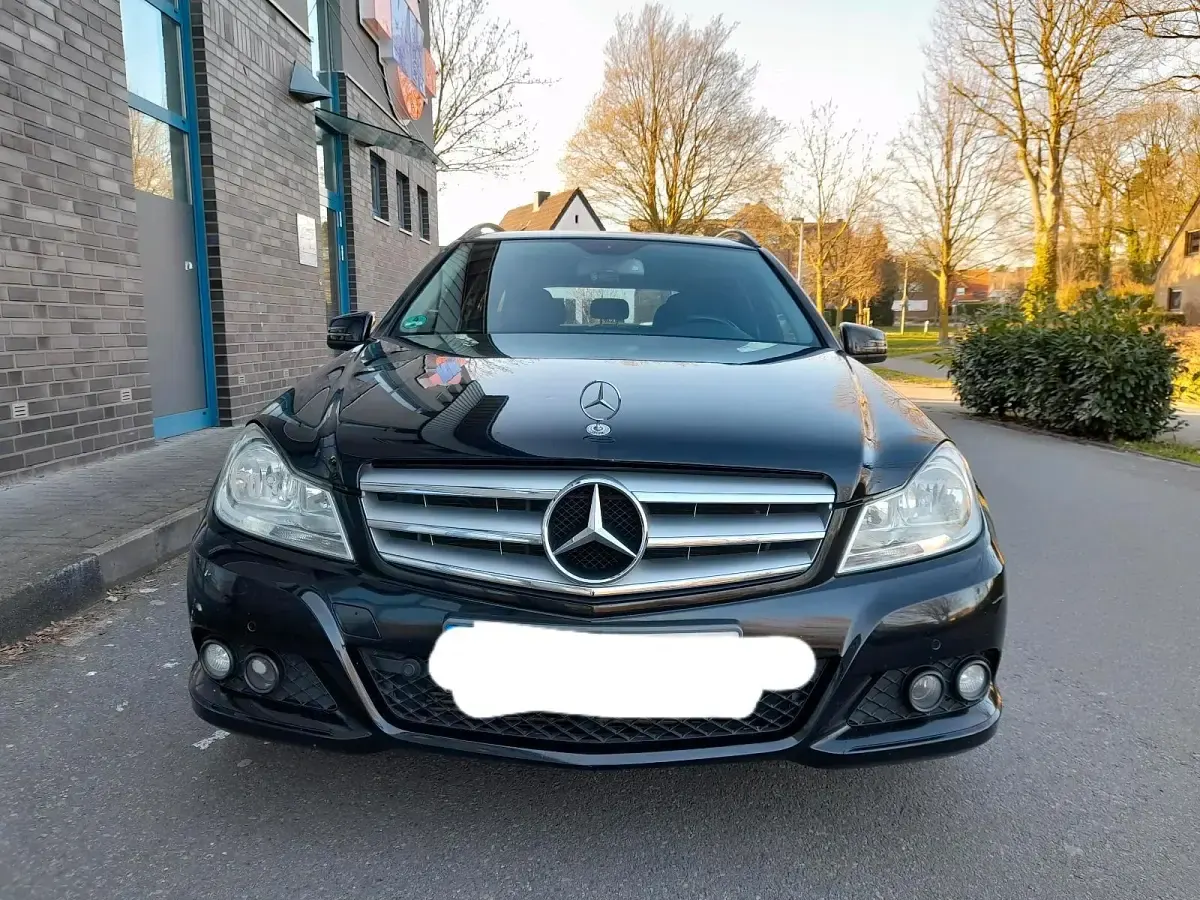Gebraucht Mercedes 220 138 PS (101 kW) 2013 Schwarz Kombi