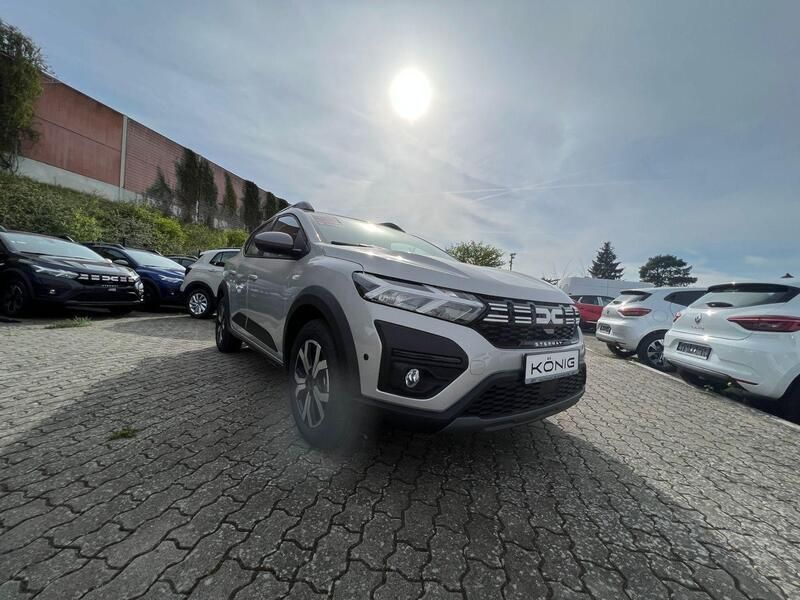 Gebraucht Dacia Sandero Expression 91 PS (66 kW) 2023 Grau Kleinwagen